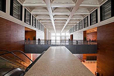 任天堂新专利曝光：NS底座线缆方向来回换